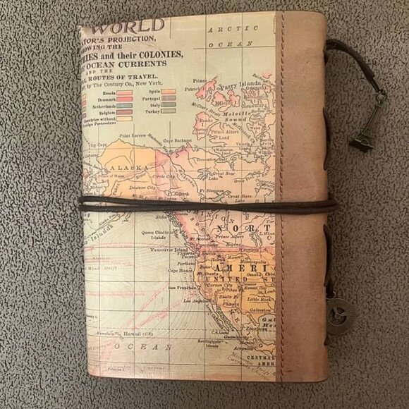 New-Eiffel Tower Travel Journal- Never Used - Picture 4 of 5